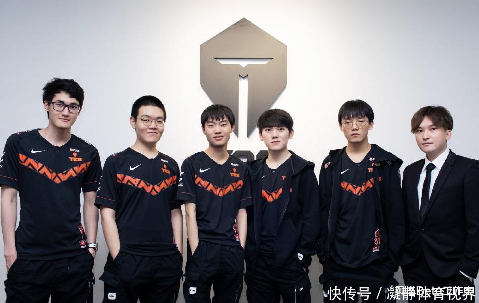 网球世界正 网球世界正